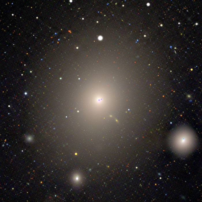 La galaxie M 87 avec ses jets et son noyau actif